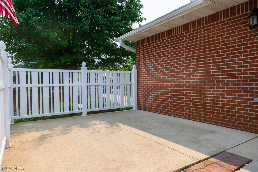 205 Greenbriar Lane Property Photo 3
