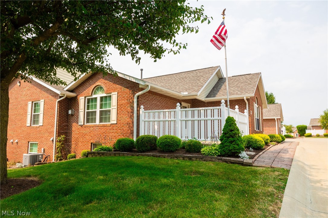205 Greenbriar Lane Property Photo 4
