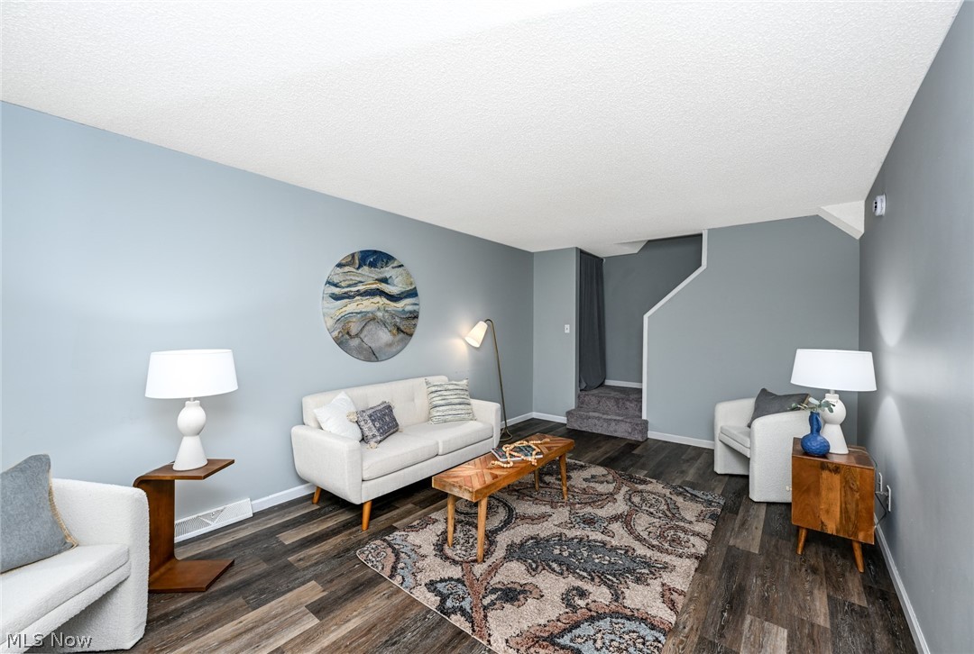2796 Mull Avenue B Property Photo 2
