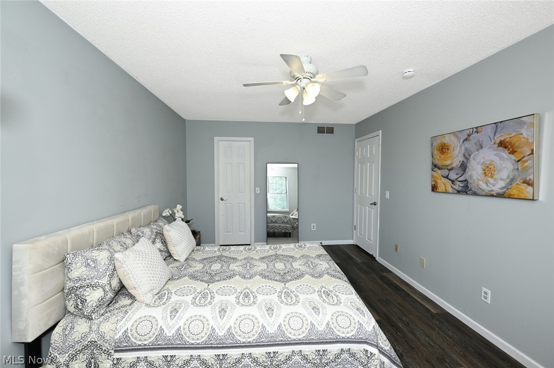 2796 Mull Avenue B Property Photo 15
