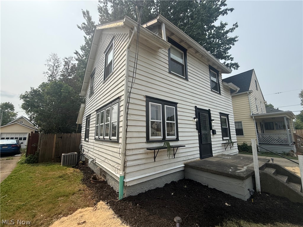 1422 Elder Avenue Property Photo 3
