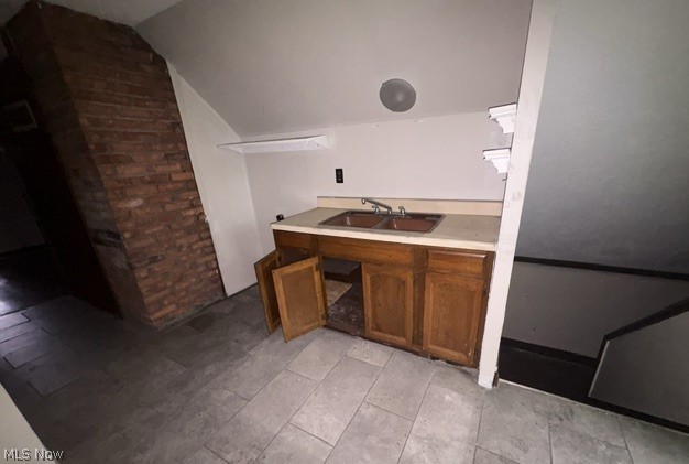 1919 W 71st Street Property Photo 7