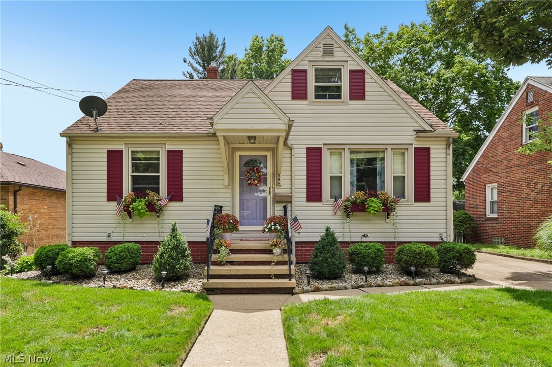 394 E Park Avenue Property Photo 1