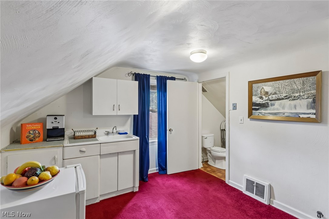 394 E Park Avenue Property Photo 24