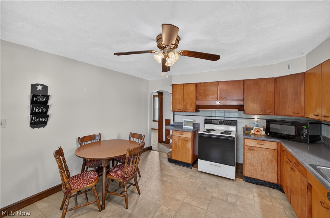 2984 Massillon Road Property Photo 3