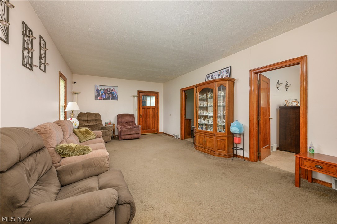 2984 Massillon Road Property Photo 7