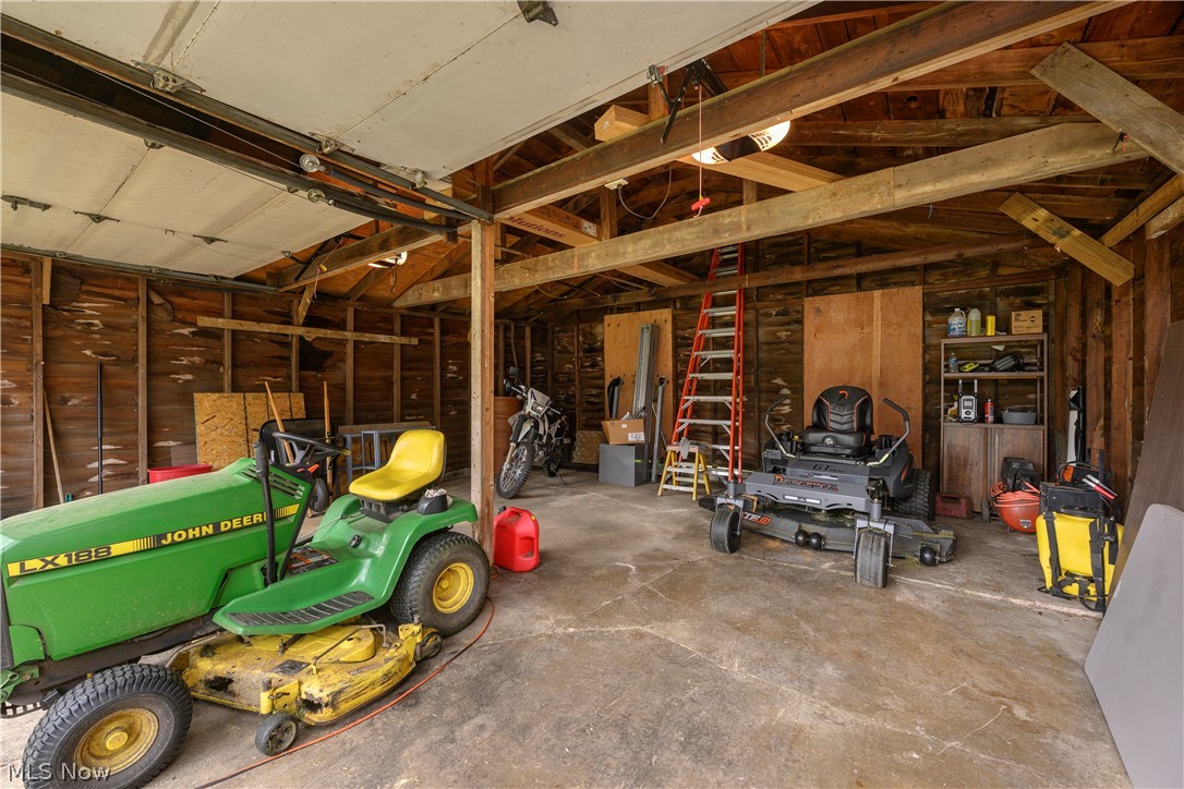 2984 Massillon Road Property Photo 21