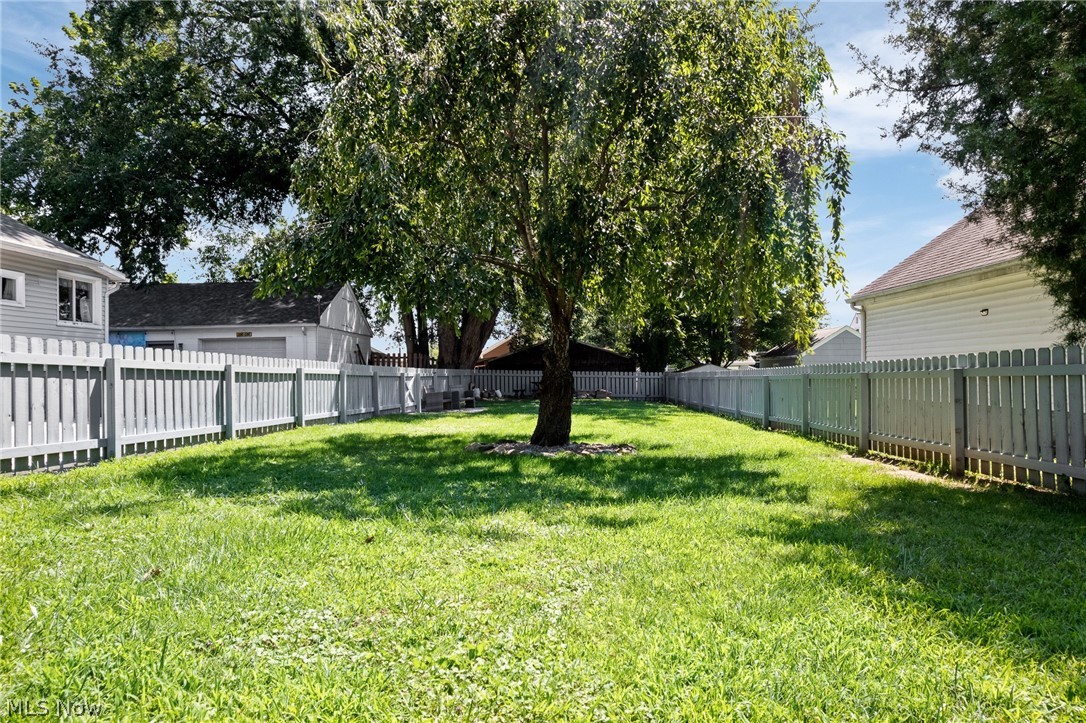 2641 Edwin Avenue Property Photo 3