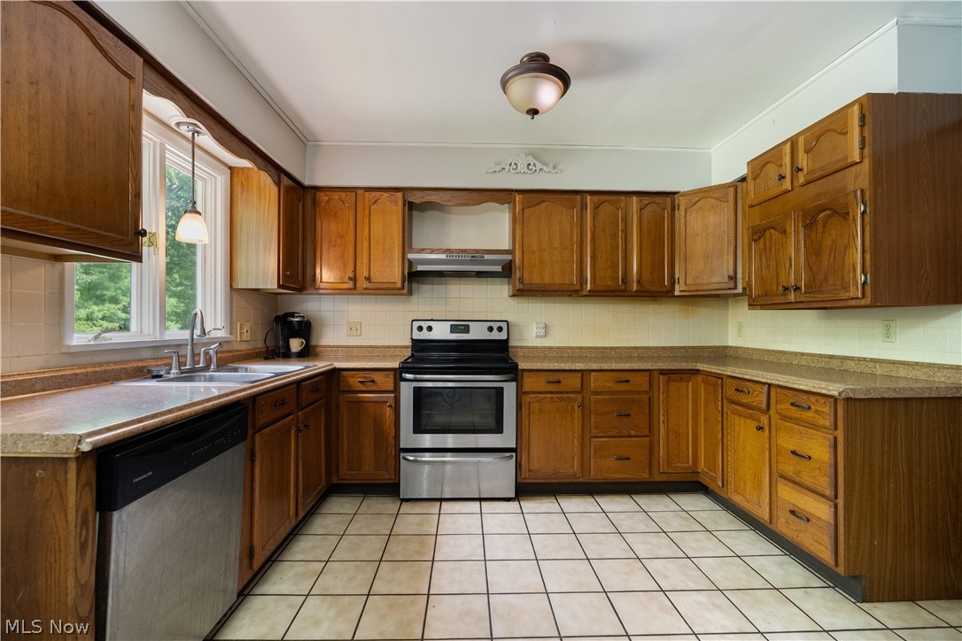 542 Garnette Road Property Photo 7