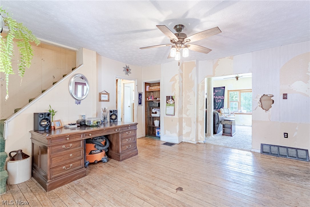 3060 Boston Road Property Photo 6