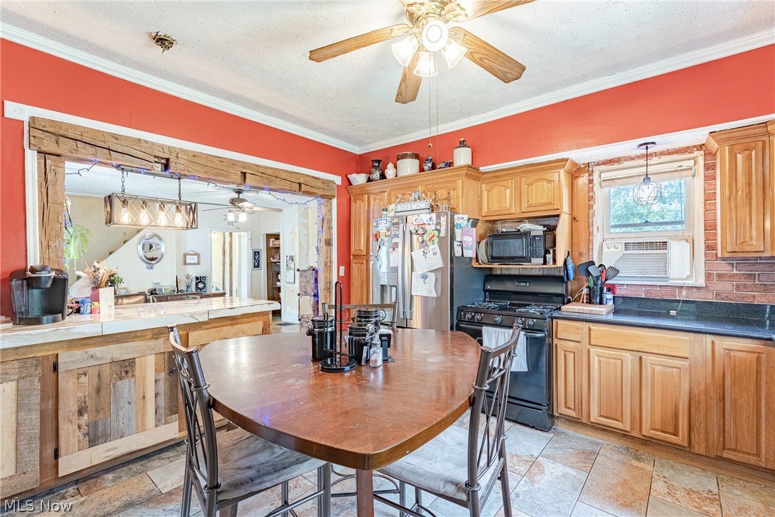 3060 Boston Road Property Photo 9