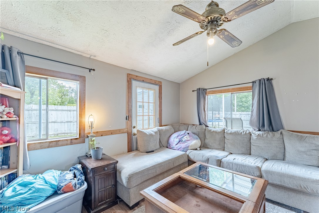 3060 Boston Road Property Photo 14