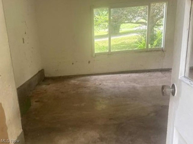 92 W Ingleside Drive Property Photo 3