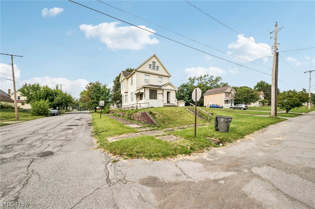 640 Broadway Avenue Property Photo 5