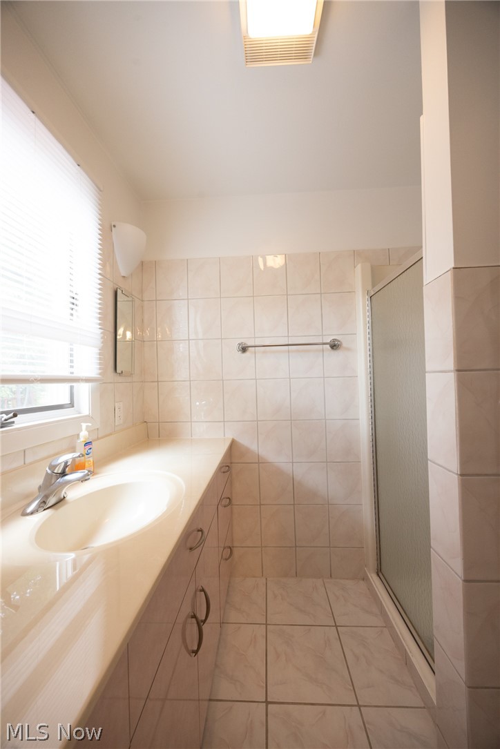 1668 Chelmsford Property Photo 23