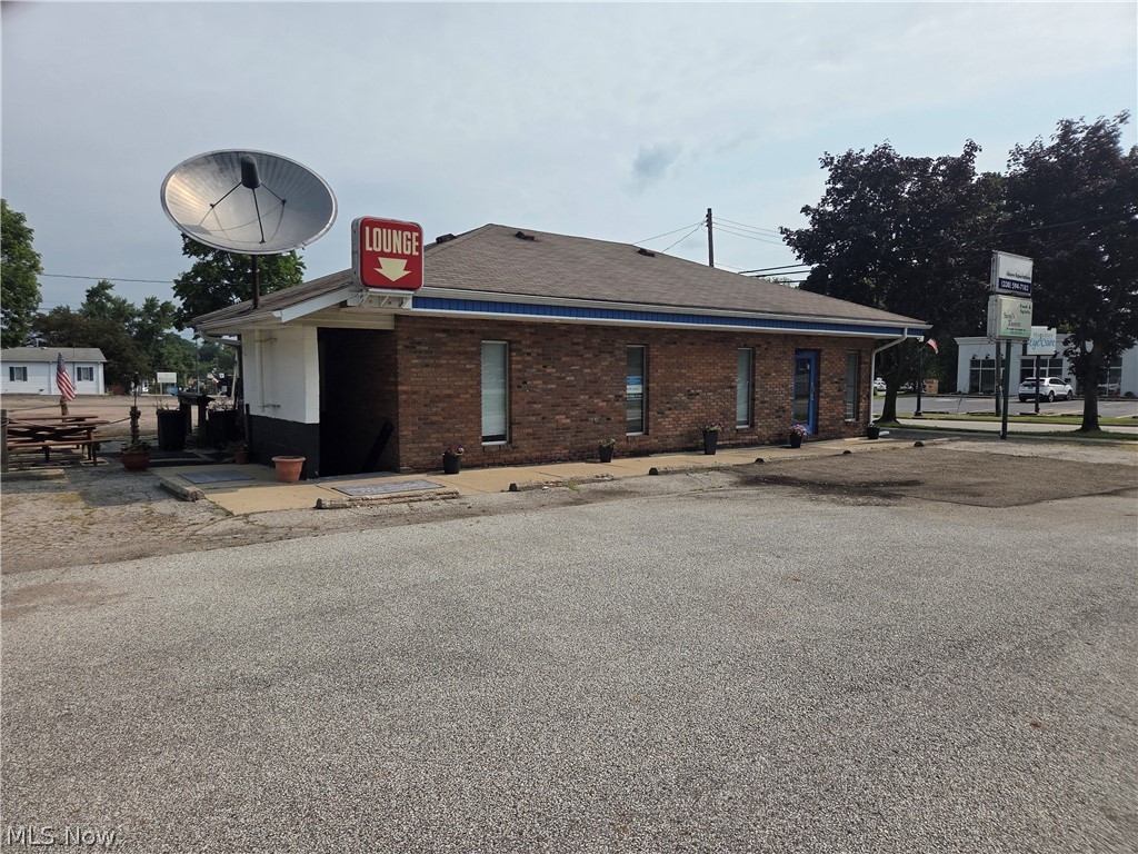 70 S Cleveland Avenue Property Photo 3