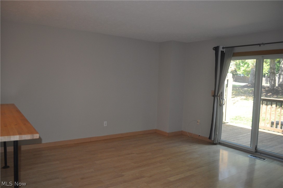1193 Pinecrest Place E Property Photo 7