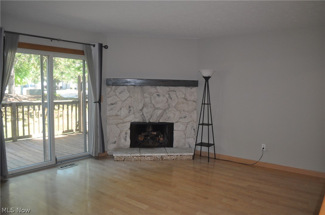 1193 Pinecrest Place E Property Photo 8