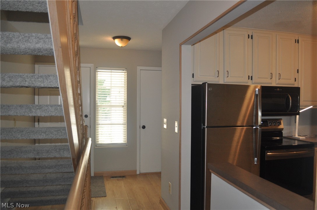 1193 Pinecrest Place E Property Photo 10