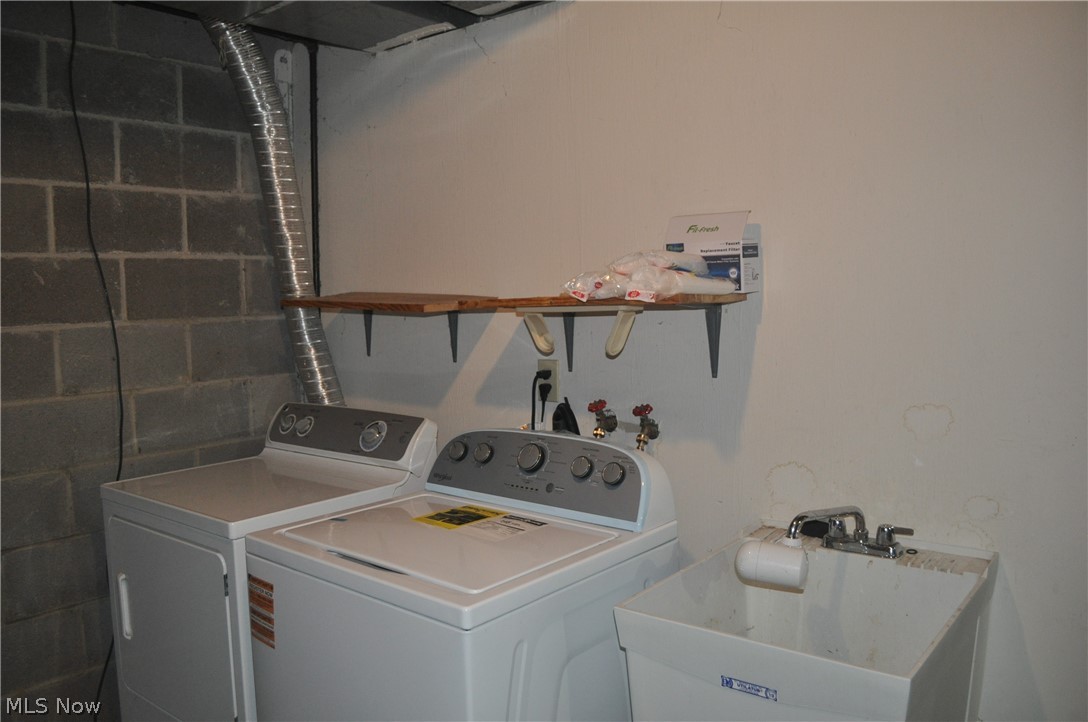 1193 Pinecrest Place E Property Photo 17