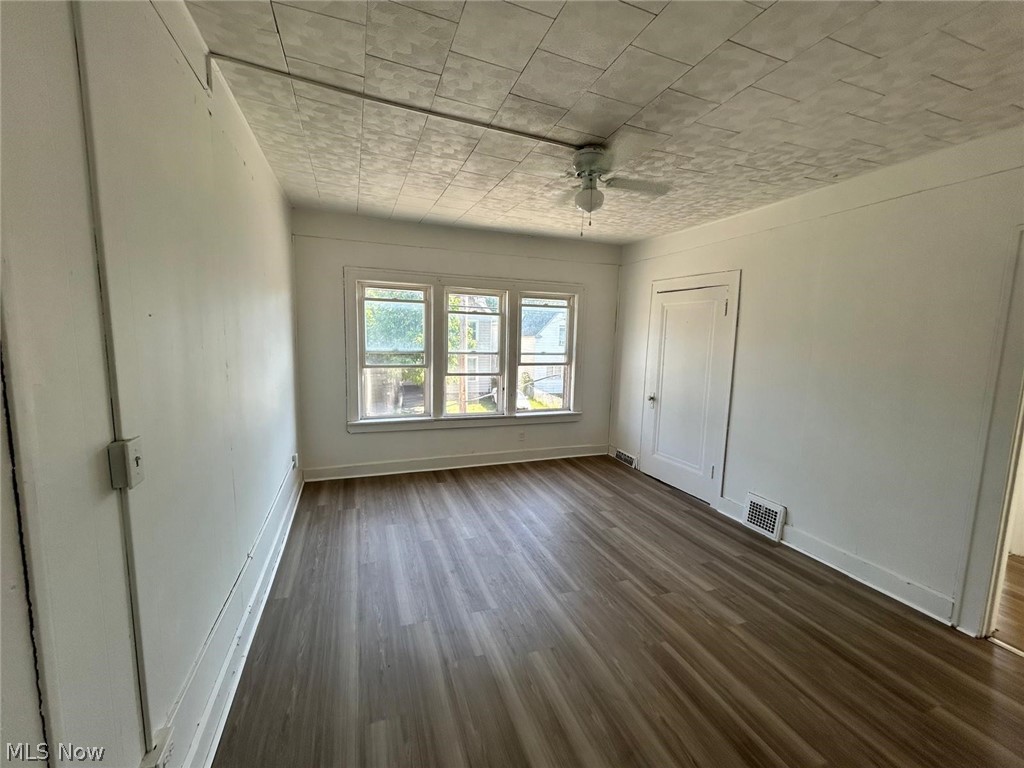 2232 W 103rd Street 2 Property Photo 6