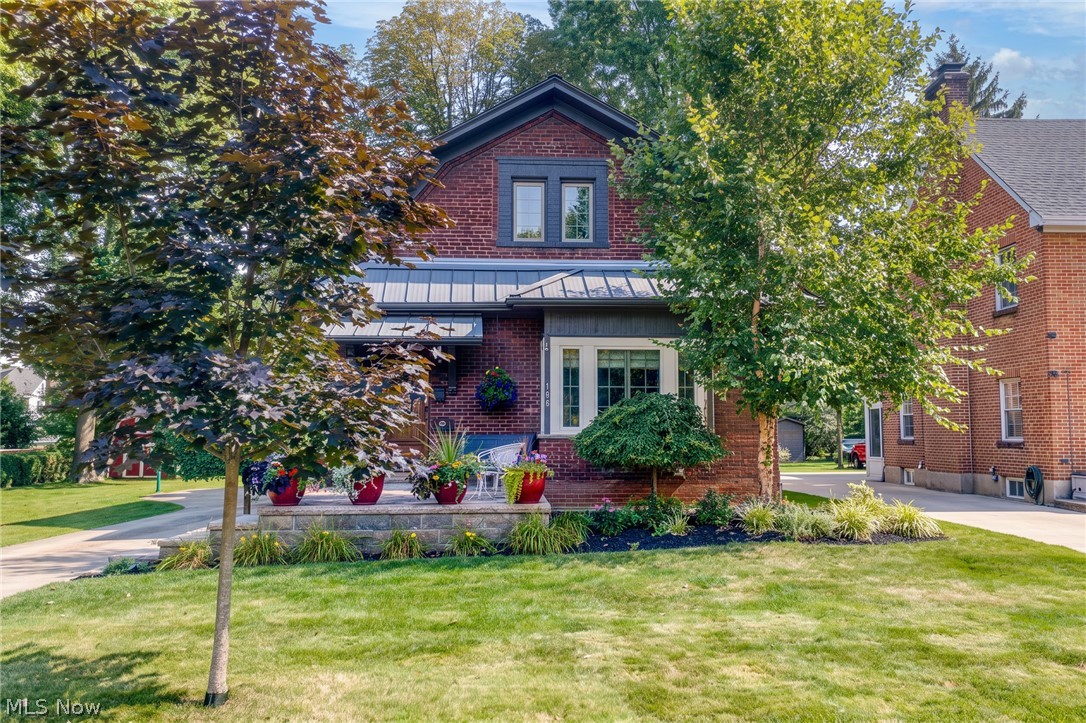 168 Castle Boulevard Property Photo 1