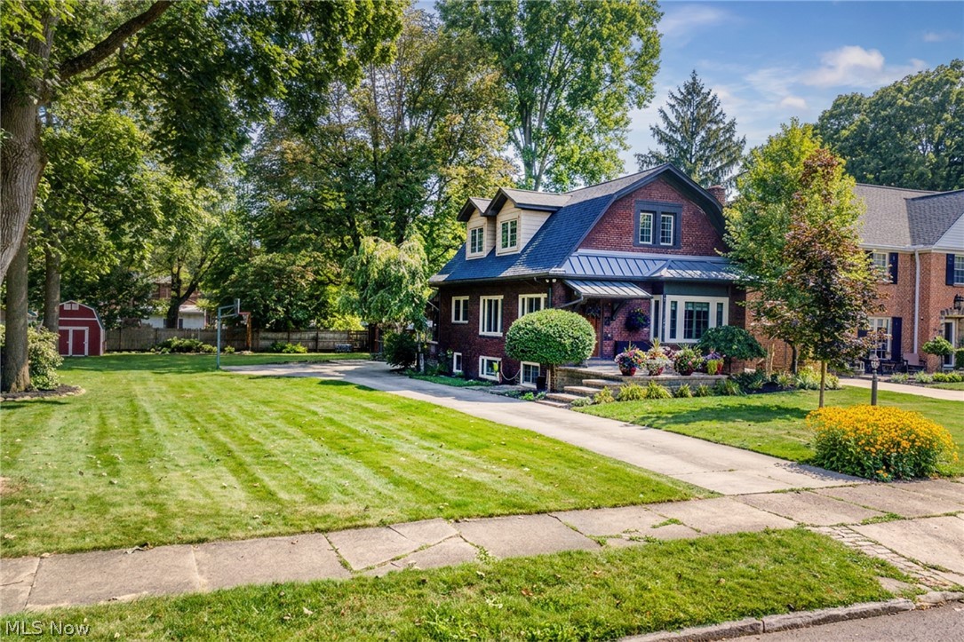 168 Castle Boulevard Property Photo 3