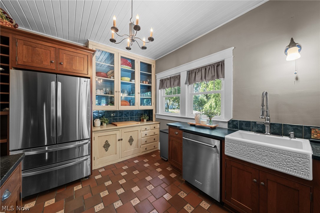 168 Castle Boulevard Property Photo 19