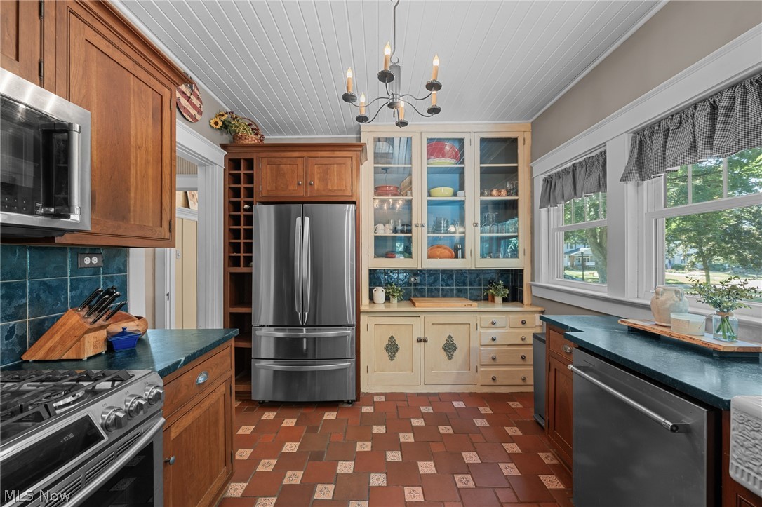 168 Castle Boulevard Property Photo 21