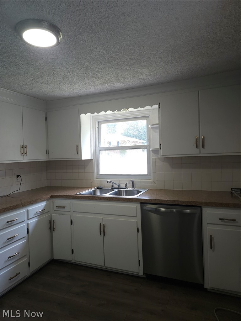 3251 Darrow Road Property Photo 7