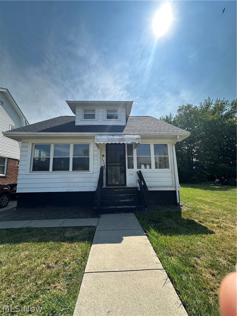 1566 E 204 Street E Property Photo 1