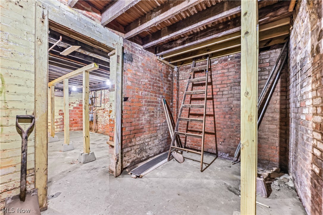 2101 Denison Avenue Property Photo 22