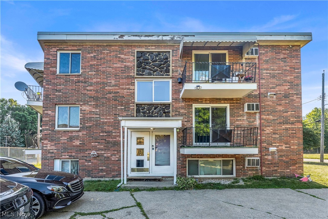 18809 Bella Drive 2/UP Property Photo 1