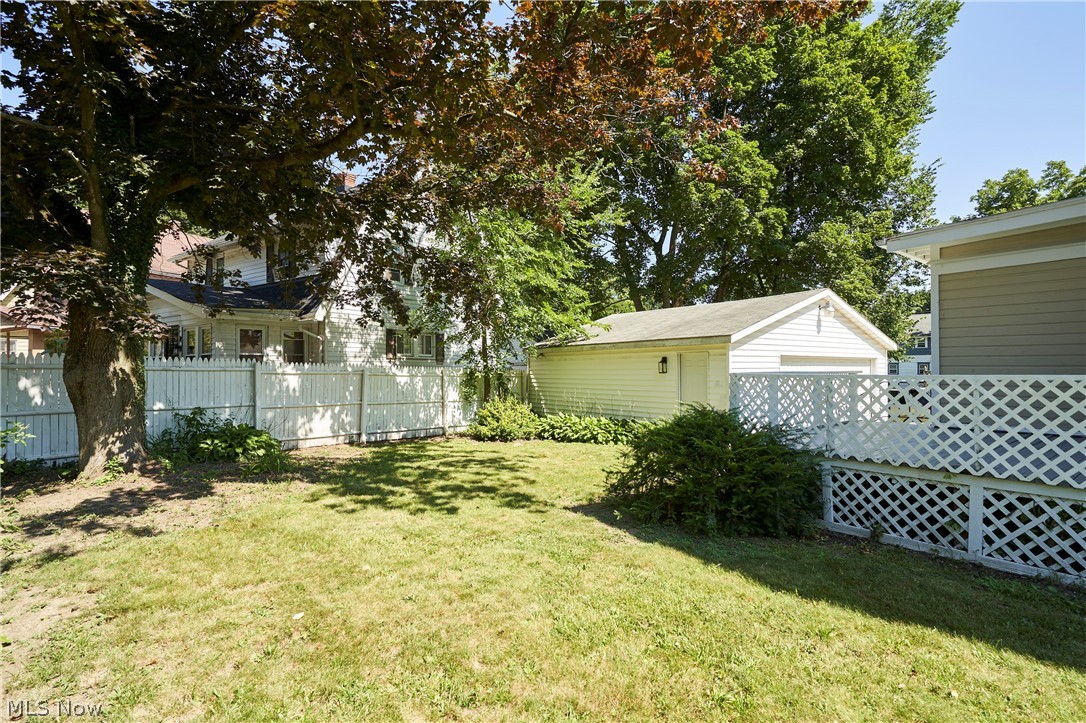 1102 Diagonal Road Property Photo 5