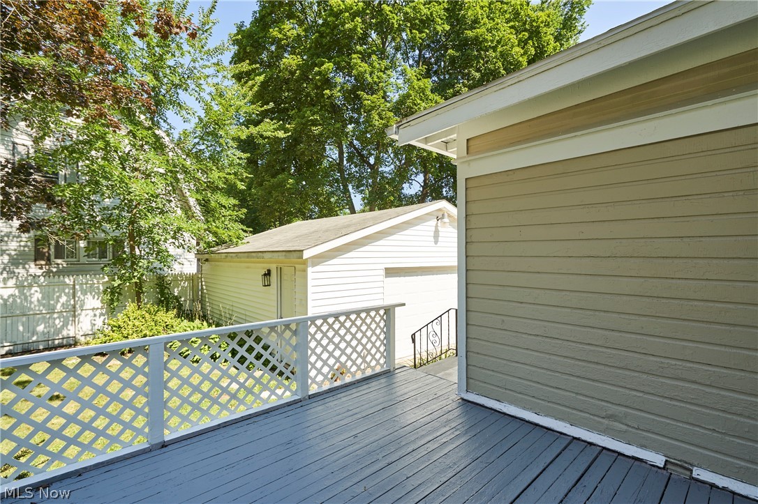 1102 Diagonal Road Property Photo 6