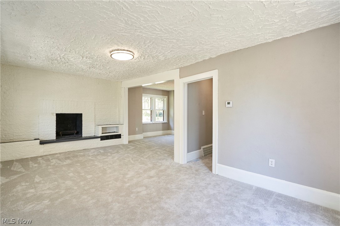 1102 Diagonal Road Property Photo 9