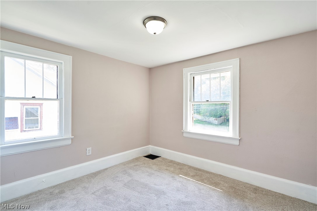1102 Diagonal Road Property Photo 23