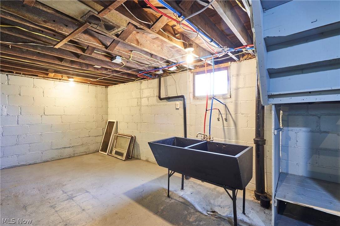 1102 Diagonal Road Property Photo 26