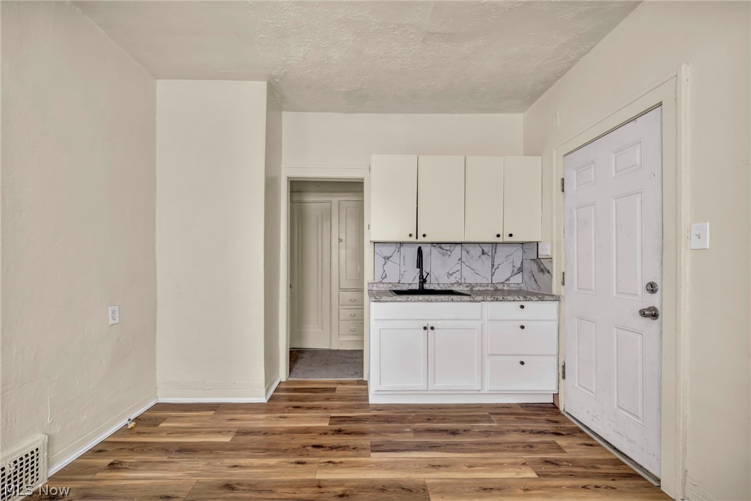 3331 E 140th Street Property Photo 5
