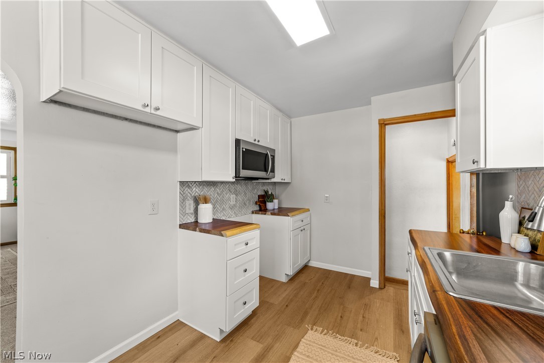 9319 Pinegrove Avenue Property Photo 11