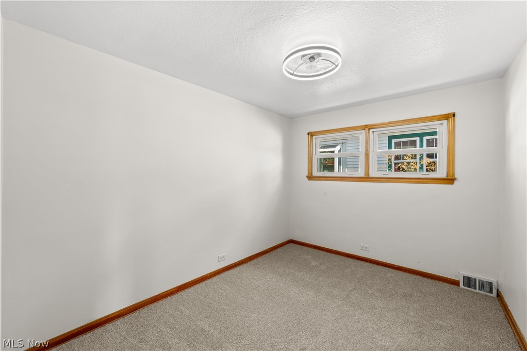 9319 Pinegrove Avenue Property Photo 23