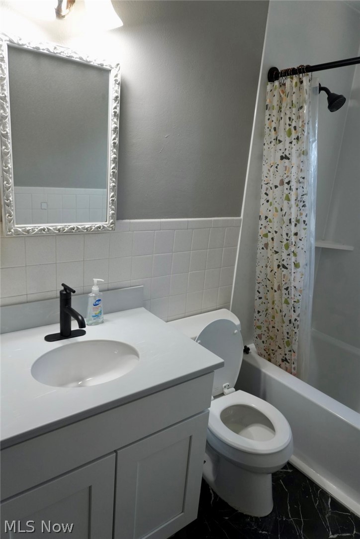2930 Center Road Property Photo 19