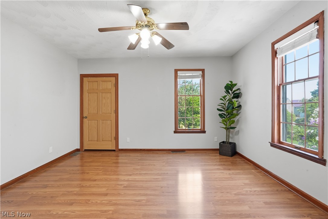 220 Diamond Street Property Photo 5