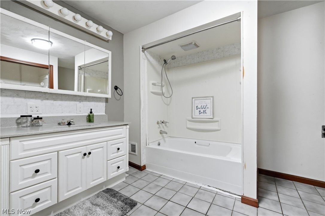 220 Diamond Street Property Photo 12