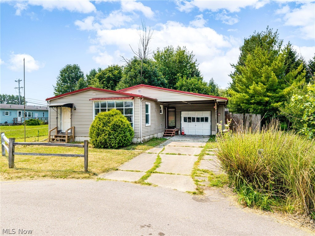 465 Stallion Court Property Photo 1