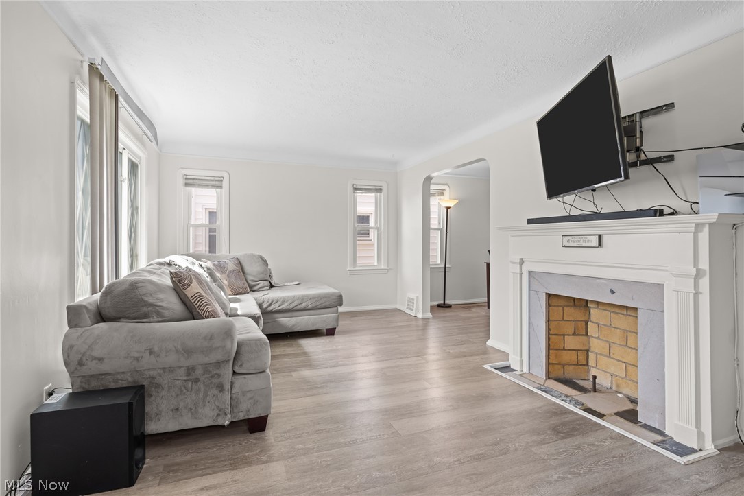 4402 Pershing Avenue Property Photo 3