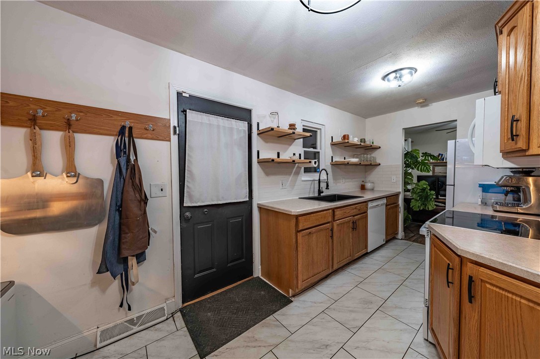 303 Erieview Boulevard Property Photo 11