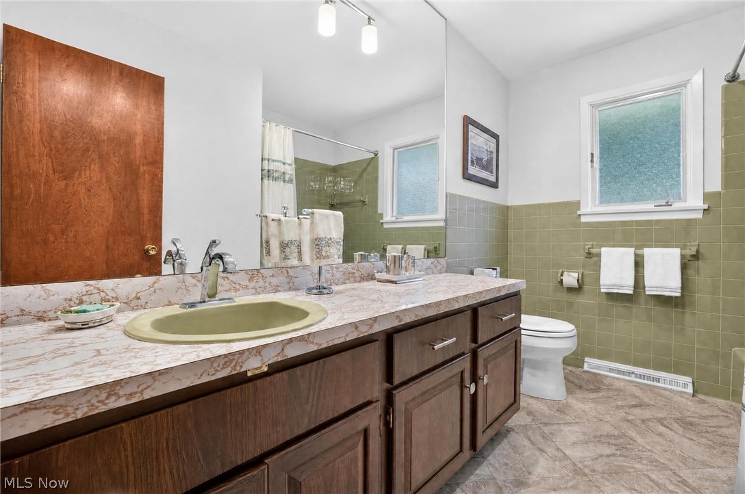 263 Townsend Avenue Property Photo 34