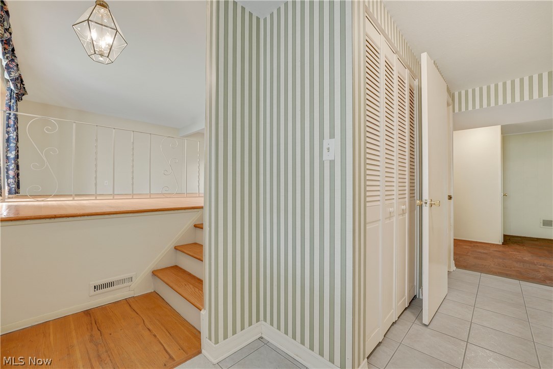 4880 Maple Hill Drive Property Photo 3