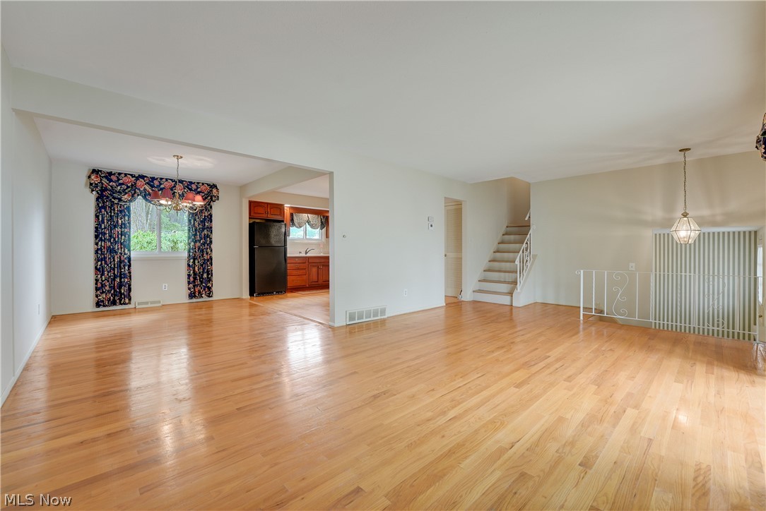 4880 Maple Hill Drive Property Photo 9
